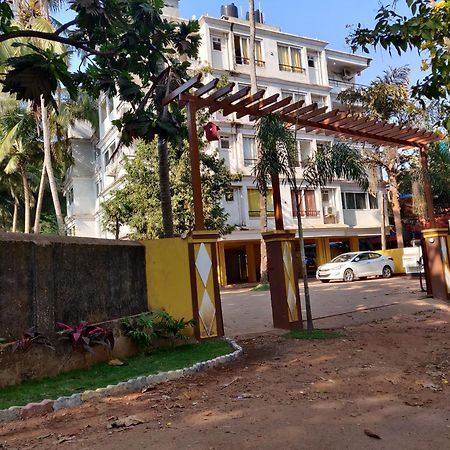 Luxury 2Bhk Apartment Near Calangute Baga Beach With Pool Exterior photo